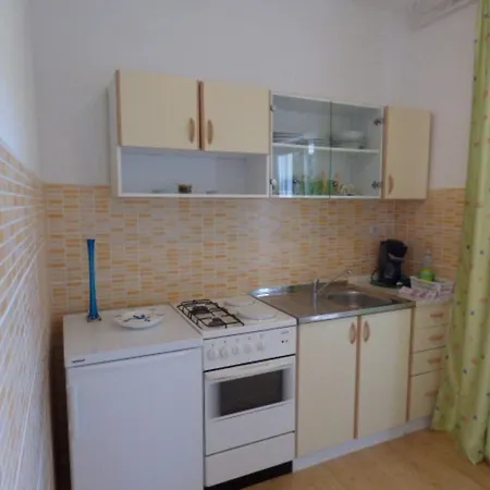 Kleines In Der Ersten Etage By Interhome Rabac