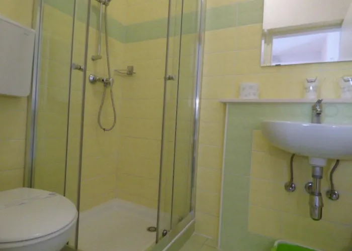 Kleines In Der Ersten Etage By Interhome