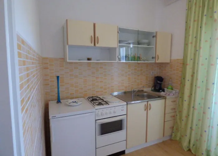 Kleines In Der Ersten Etage By Interhome Rabac
