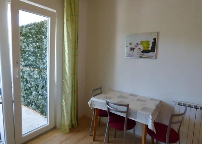 Appartamento Kleines In Der Ersten Etage By Interhome