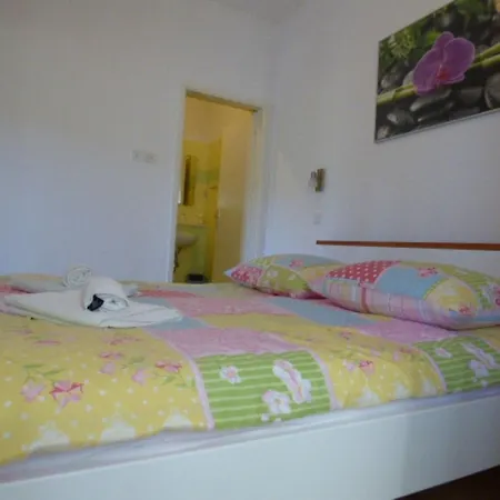 아파트 Kleines In Der Ersten Etage By Interhome *